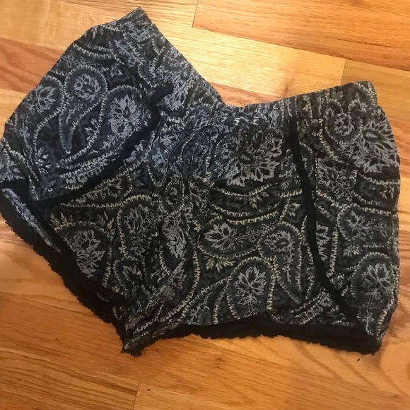 ▪️MOSSIMO Printed Shorts - Picture 4 of 6